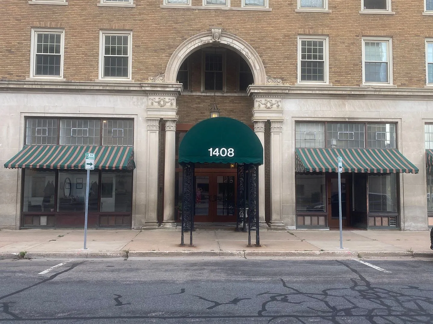 Whiting Place (Residential) — Photo 2