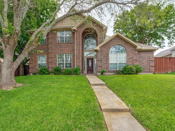 870 Raintree Ln, Desoto, TX 75115