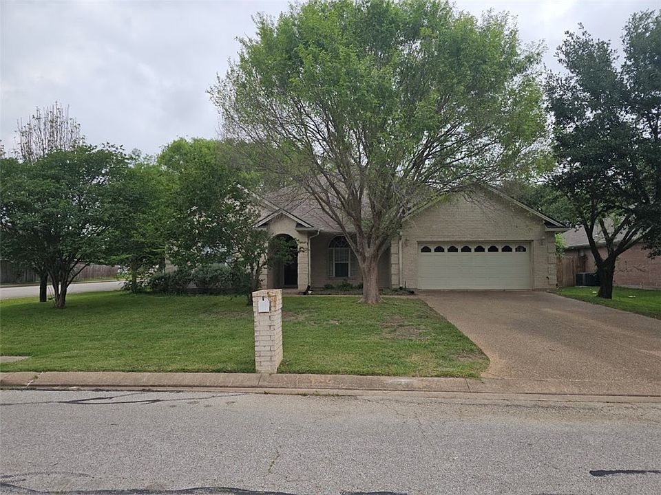 1st image of 301 Augsburg Ln