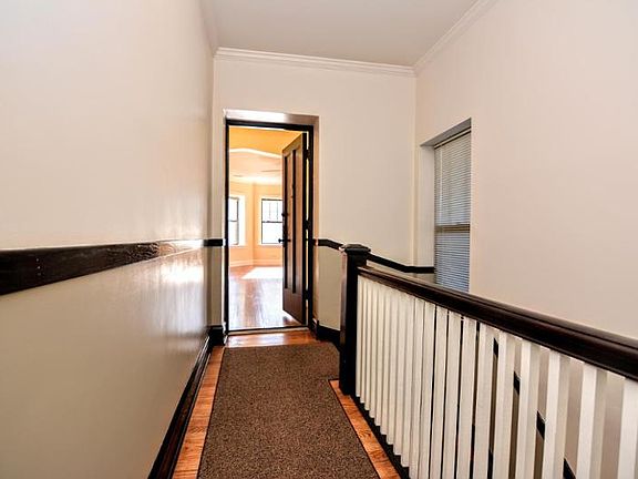 2nd image of 4816 N Hermitage Ave APT 1F