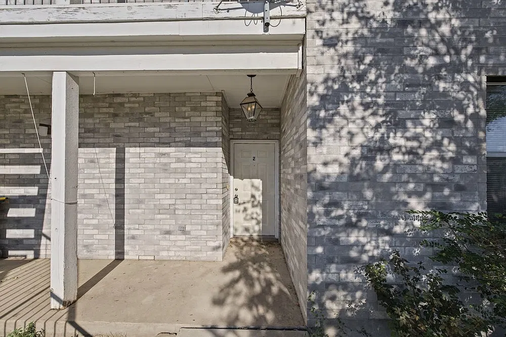 518 Dukeway Dr — Photo 3
