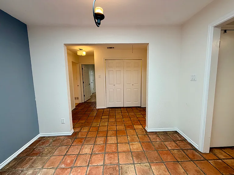 5045 Thunder Rd — Photo 18