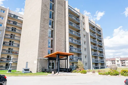 2295 Pembina Hwy Photo 1