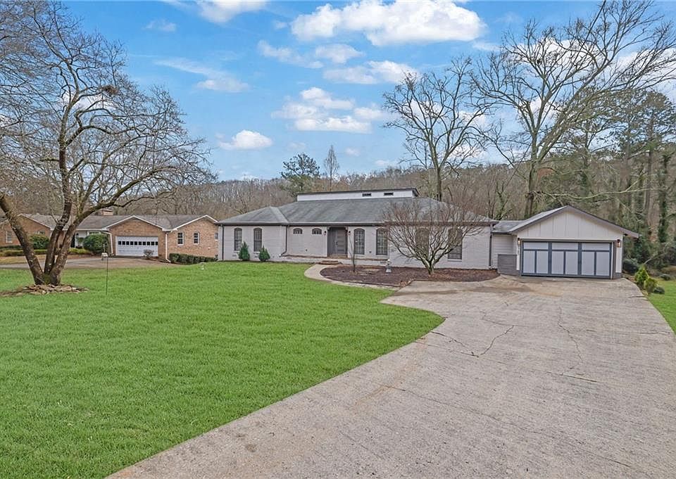 1st image of 9785 La View Cir