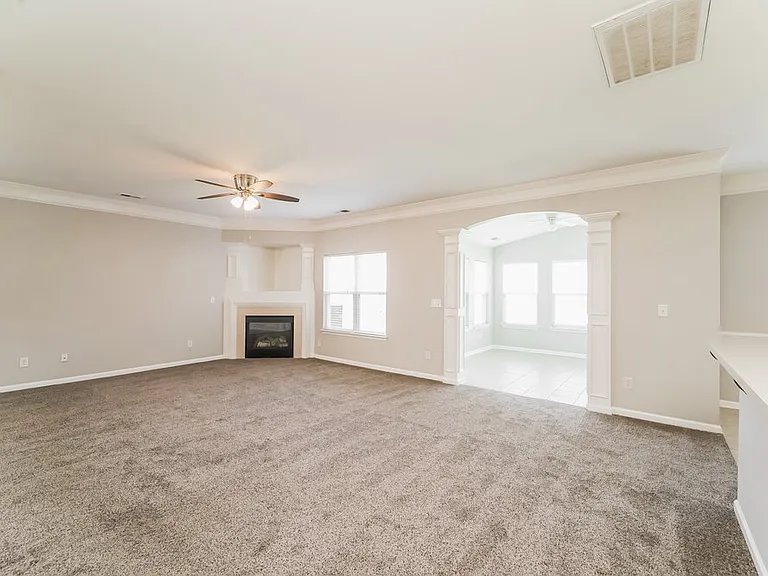 620 Wrayhill Dr — Photo 5