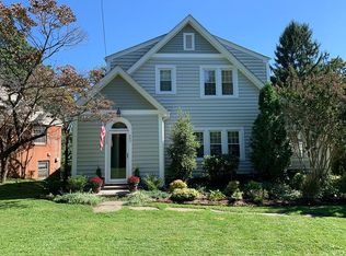 207 College Cres, Staunton, VA 24401