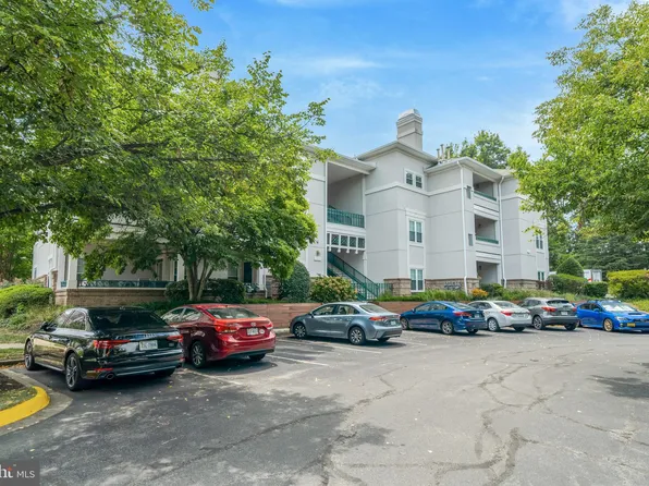 12013 Taliesin Pl APT 32, Reston, VA 20190