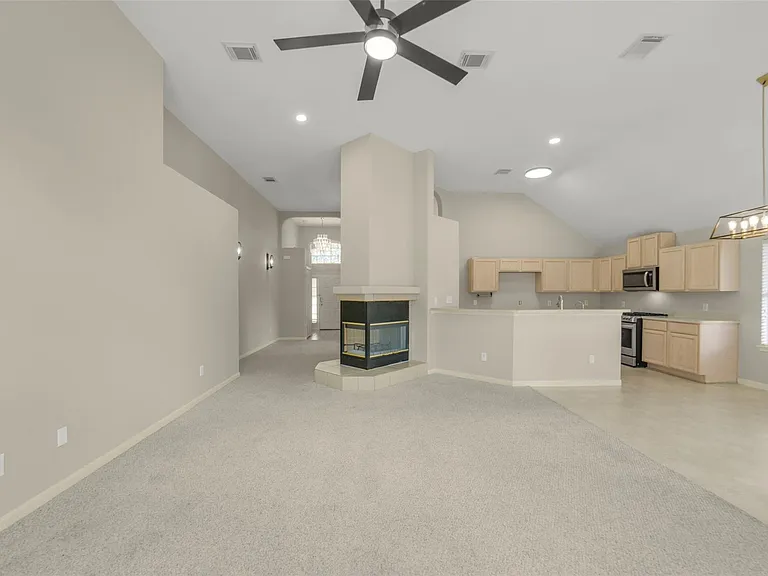 19254 Dillsbury Ct — Photo 4
