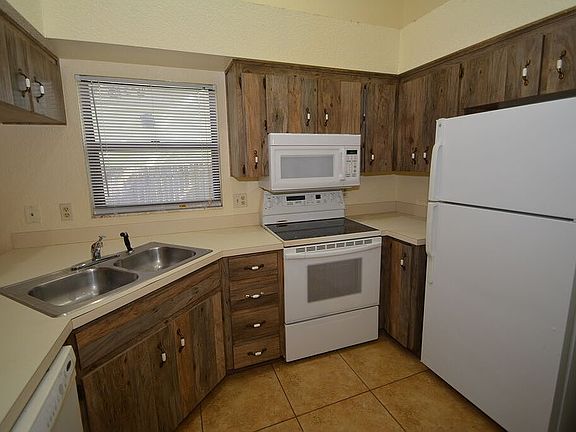 5th image of 11961 Park Blvd