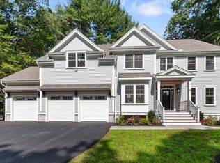 18 Jeffrey Cir, Bedford, MA 01730