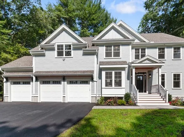 18 Jeffrey Cir, Bedford, MA 01730