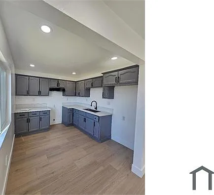 135 W 109th Pl — Photo 4