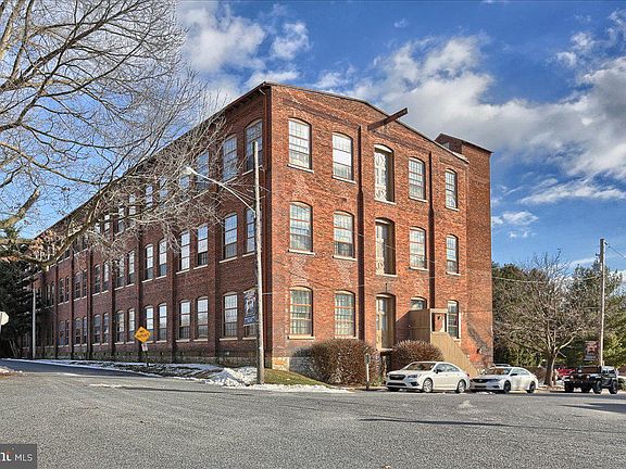2nd image of 50 N Pine St APT 105
