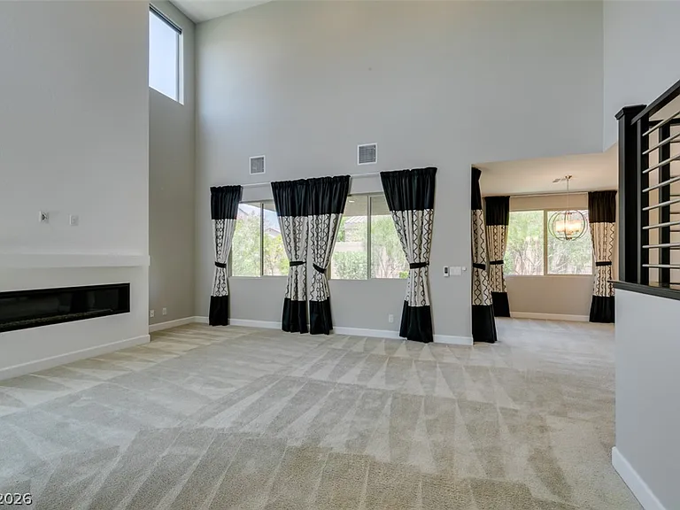 1027 Whitworth Ave — Photo 7