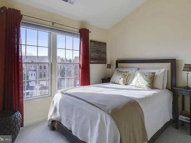467 Winding Rose Dr — Photo 10