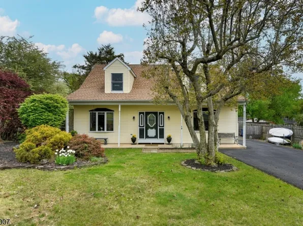15 Shaffer St, Branchburg Twp., NJ 08876