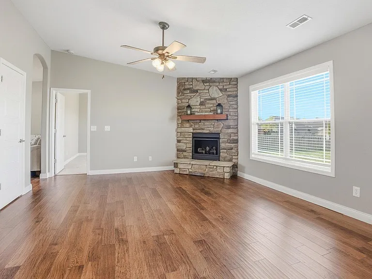 2309 Mace Dr — Photo 5