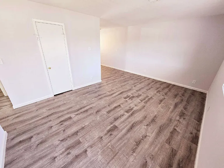 4360 Twin View Cir #3 — Photo 13