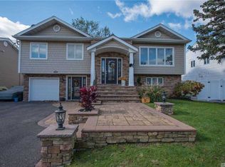 1638 James St, Merrick, NY 11566