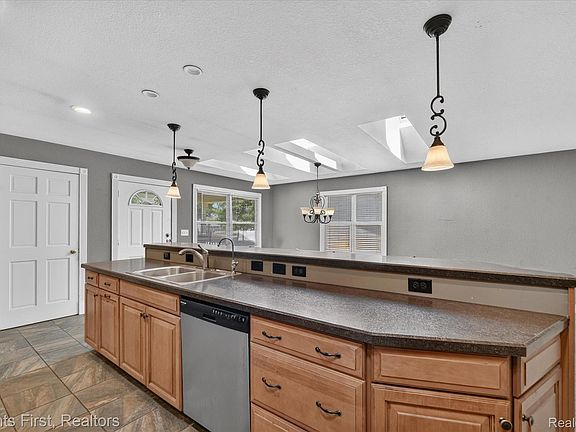 5th image of 11430 Rutan Cir