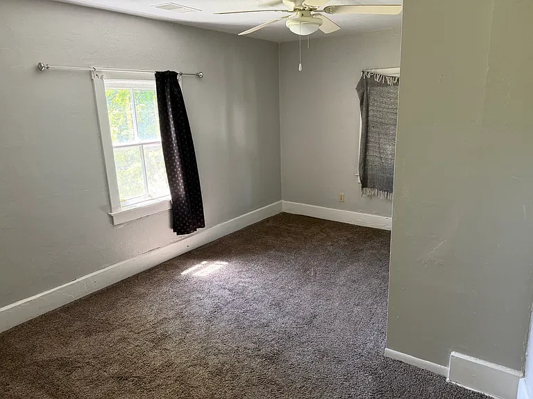 1014 N Summit St #1014.5 — Photo 3