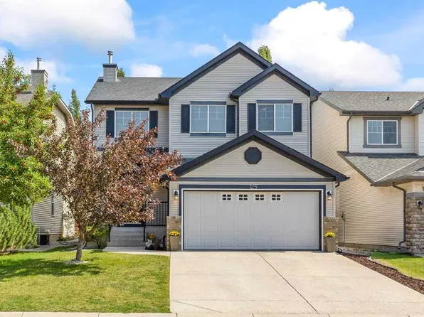 125 W Cougarstone Mnr SW, Calgary, AB T3H 5N4