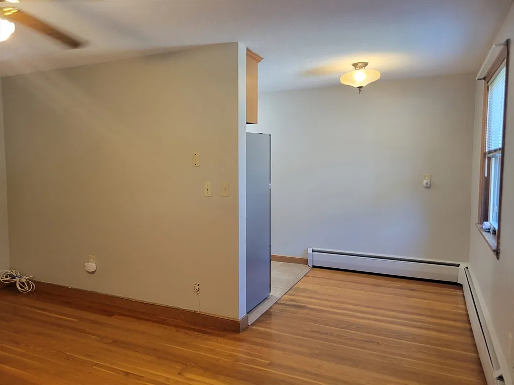 1 bed, 1.0 bath, 700 sqft, $1,950 — Photo 3
