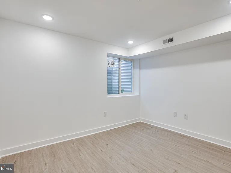 922 W Arizona St #1 — Photo 13