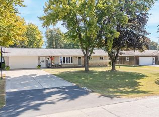 678 Kirkwood Dr, Oshkosh, WI 54904