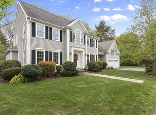 10 Fieldstone Ln, Milton, MA 02186