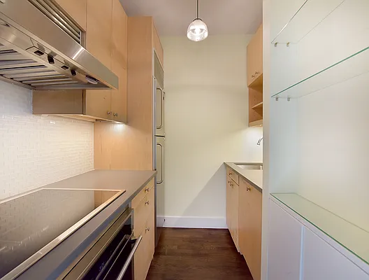 Sold by Prime Manhattan | media 11