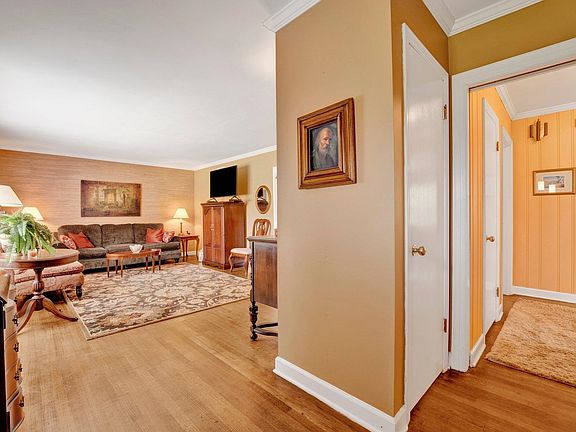 2nd image of 87 Mary Ann Dr