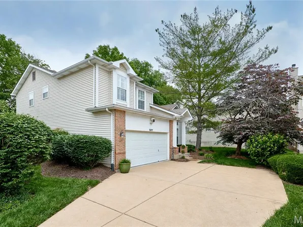 15207 Cambridge Terrace Ct, Chesterfield, MO 63017