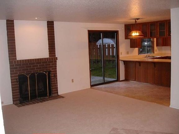 living room & fireplac