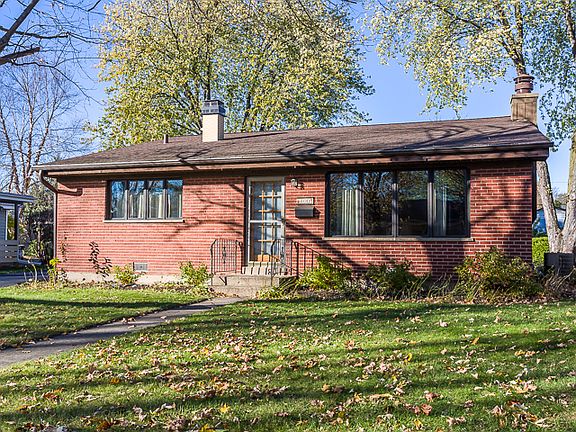 2nd image of 800 Noel Dr