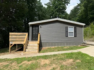 2106B Wilson Rd — Photo 2