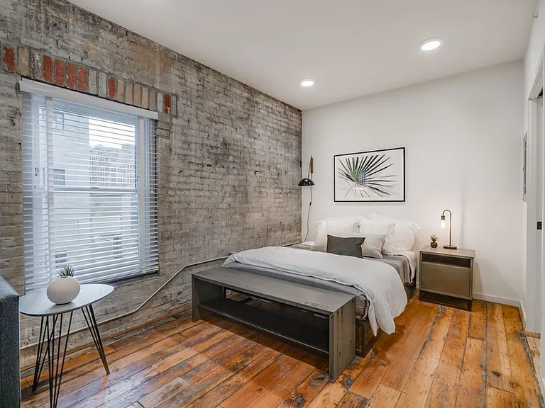Commission House — Photo 7