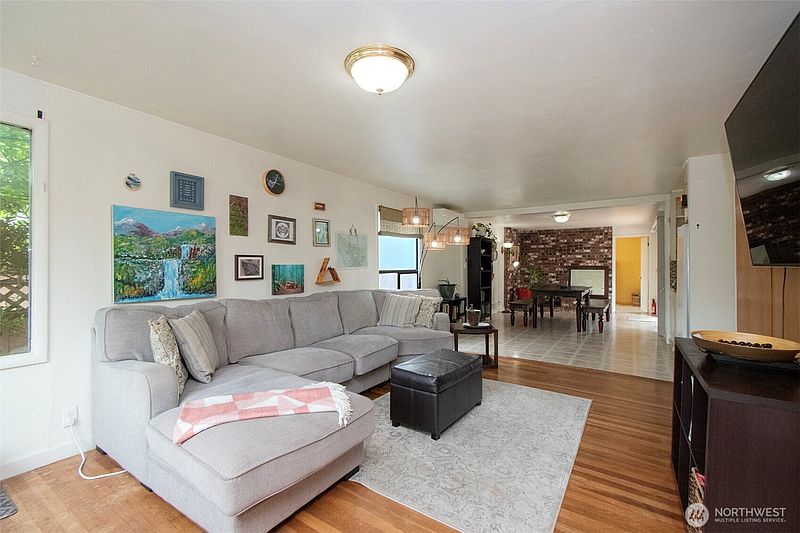 4th image of 519 W 15th Street