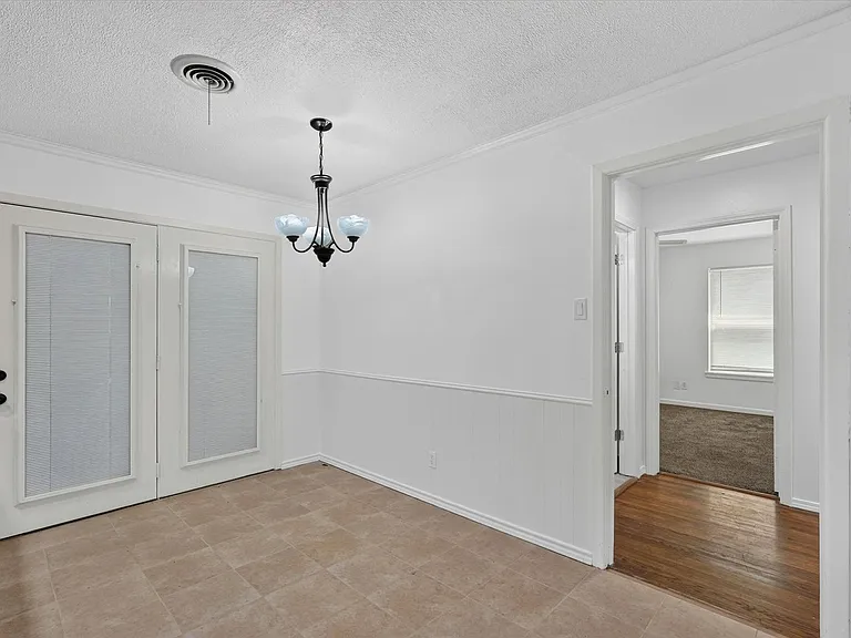2539 Highwood Dr — Photo 6