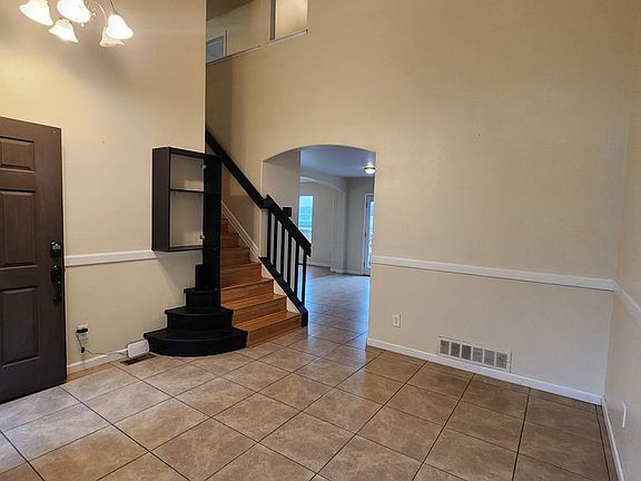 4th image of 4556 Gunbarrel Dr
