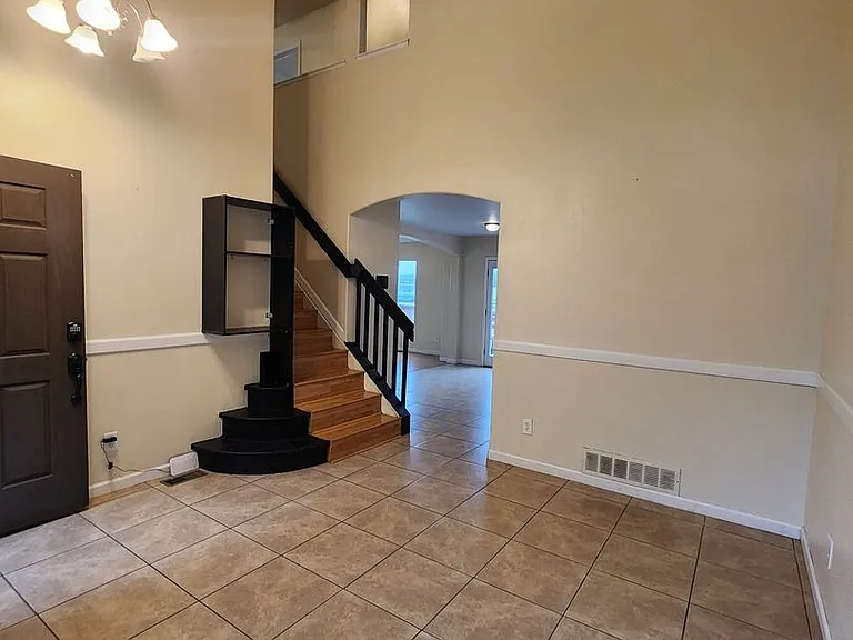 4556 Gunbarrel Dr — Photo 4