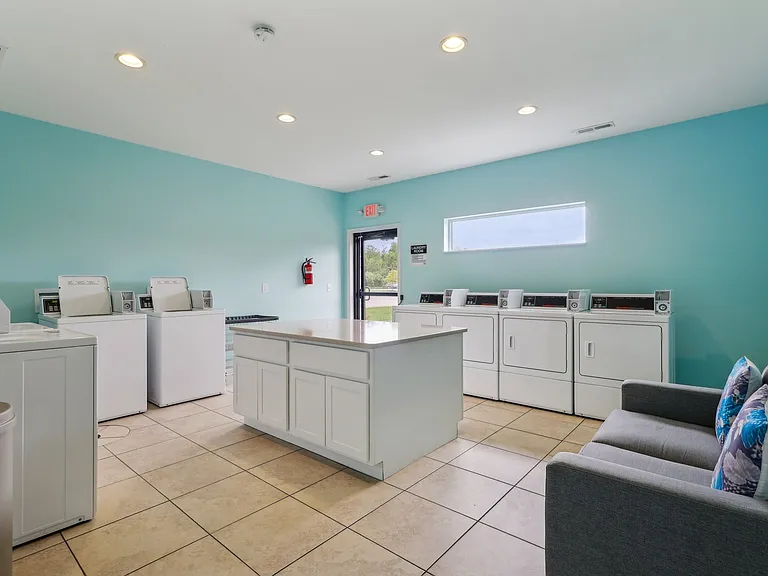 Nicholas Place Apartments — Photo 40