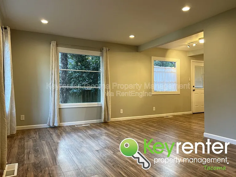 348 Harvard Ave — Photo 6