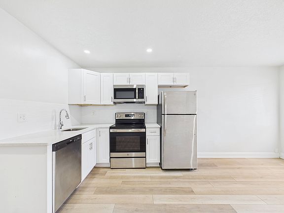 3rd image of 301 Forrest Ave #D-231