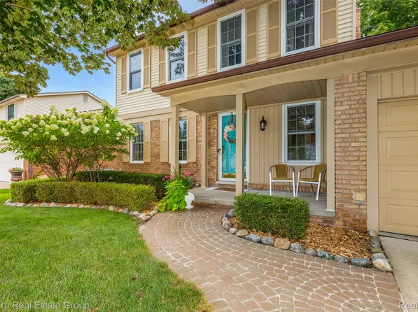 14942 Congress Dr, Sterling Heights, MI 48313