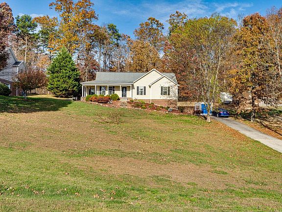2nd image of 482 Farmway Dr SE