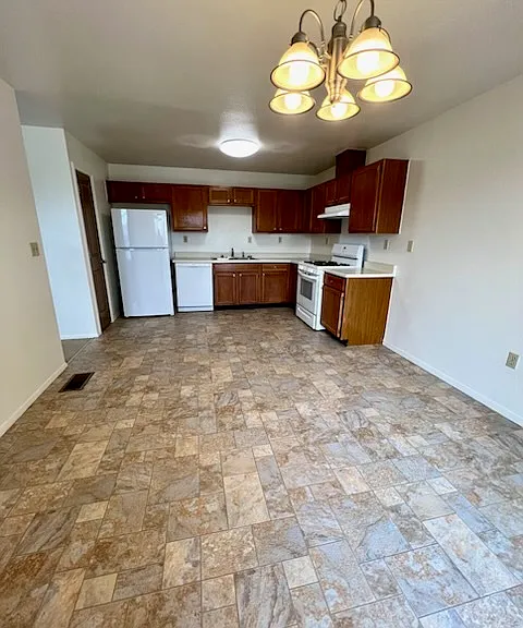 1316 Dakota Dr — Photo 3