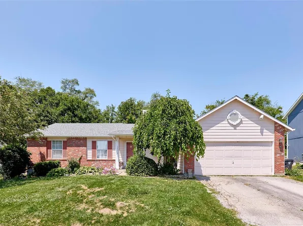 14413 Jamestown Bay Dr, Florissant, MO 63034