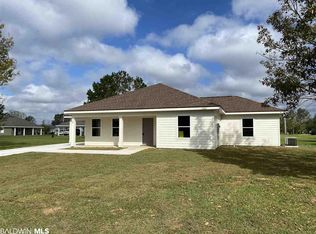 103 Swan Dr, Robertsdale, AL 36567