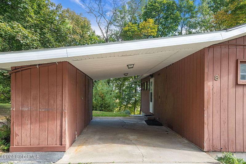 5th image of 8 Cramer Ridge Road
